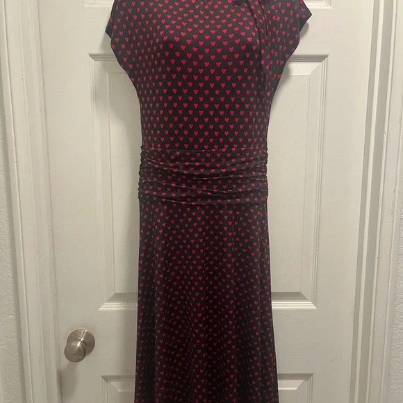 Retrolicious Bombshell Navy with red hearts print dress Bow - Med - EUC - Picture 12 of 14
